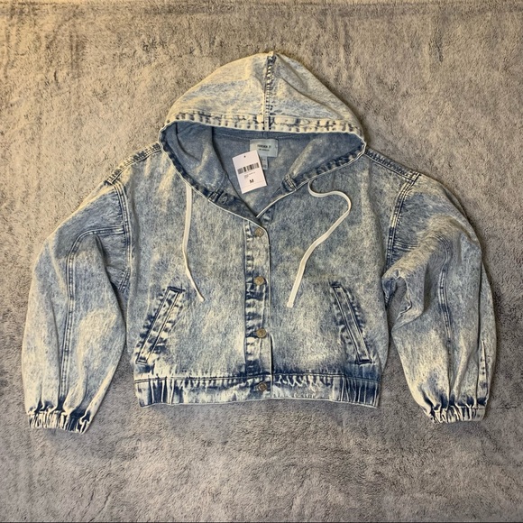✨ SOLD ✨ Forever 21 | Hooded Denim Jacket - Picture 1 of 1